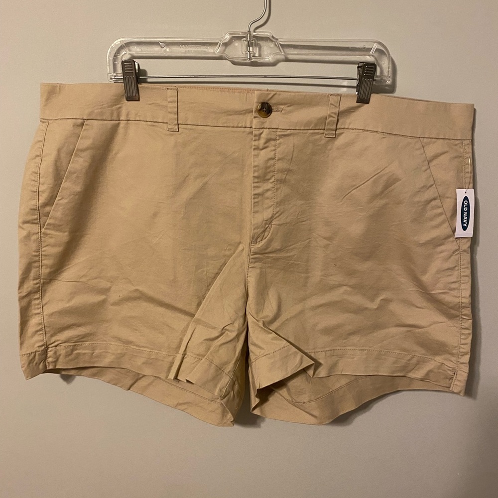 Old Navy Khaki Shorts size 20- never worn- tags!